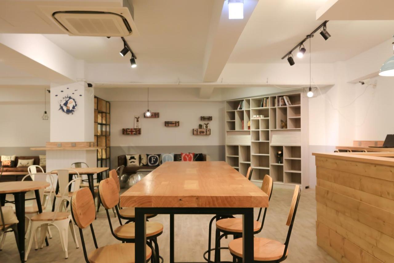 Flyinn Hostel Kaohsiung Dış mekan fotoğraf