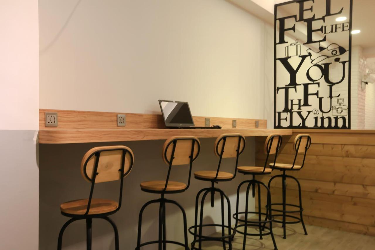 Flyinn Hostel Kaohsiung Dış mekan fotoğraf