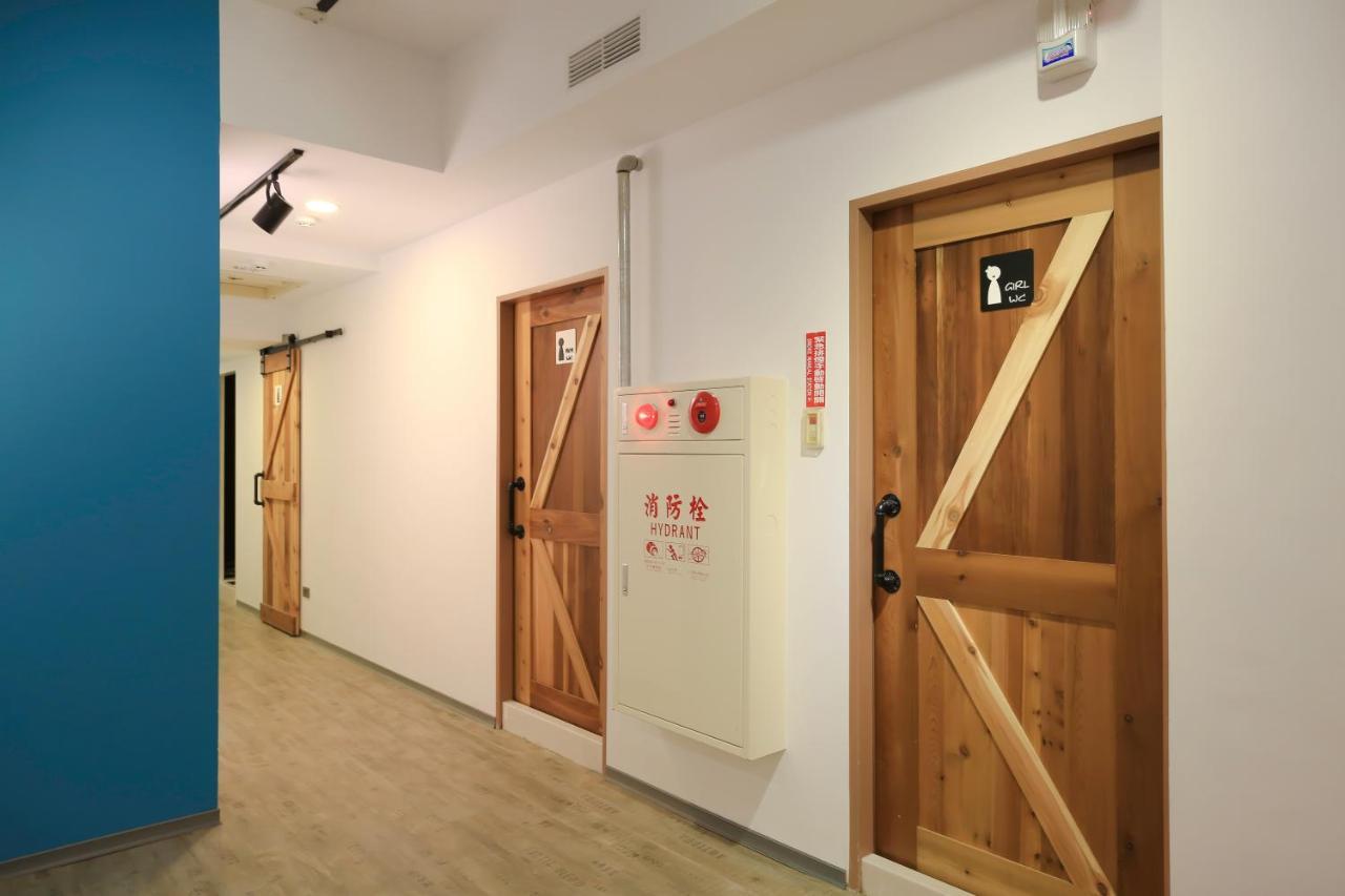 Flyinn Hostel Kaohsiung Dış mekan fotoğraf