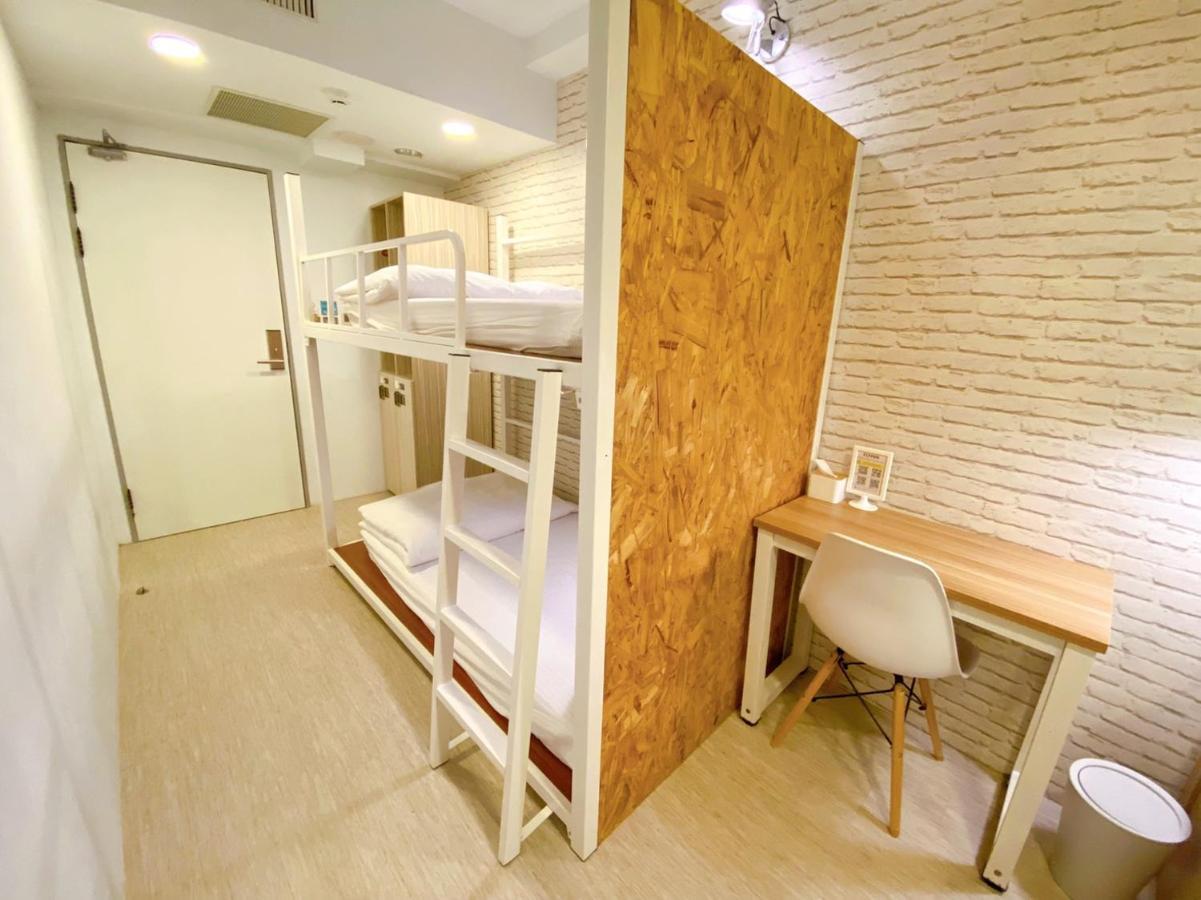 Flyinn Hostel Kaohsiung Dış mekan fotoğraf
