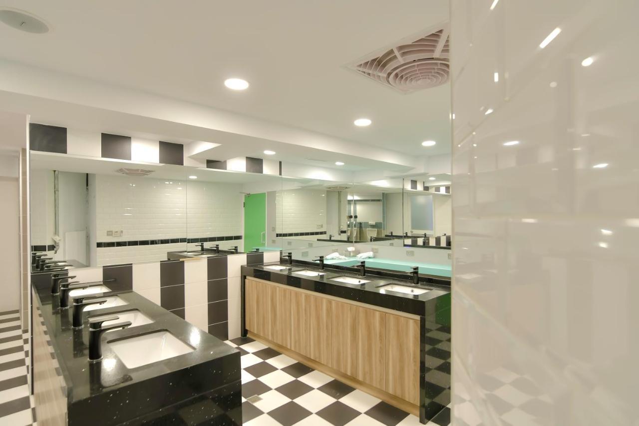 Flyinn Hostel Kaohsiung Dış mekan fotoğraf