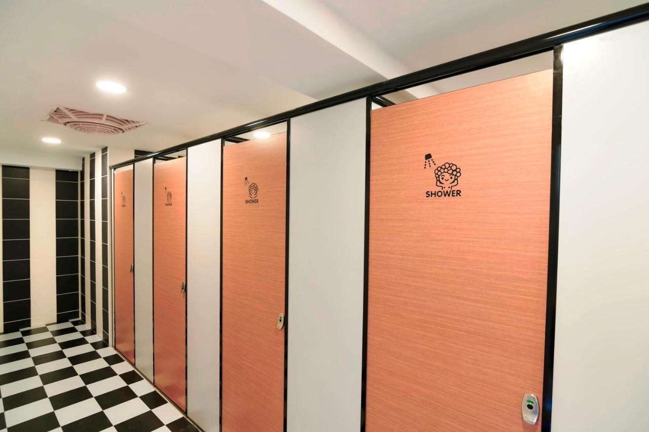 Flyinn Hostel Kaohsiung Dış mekan fotoğraf