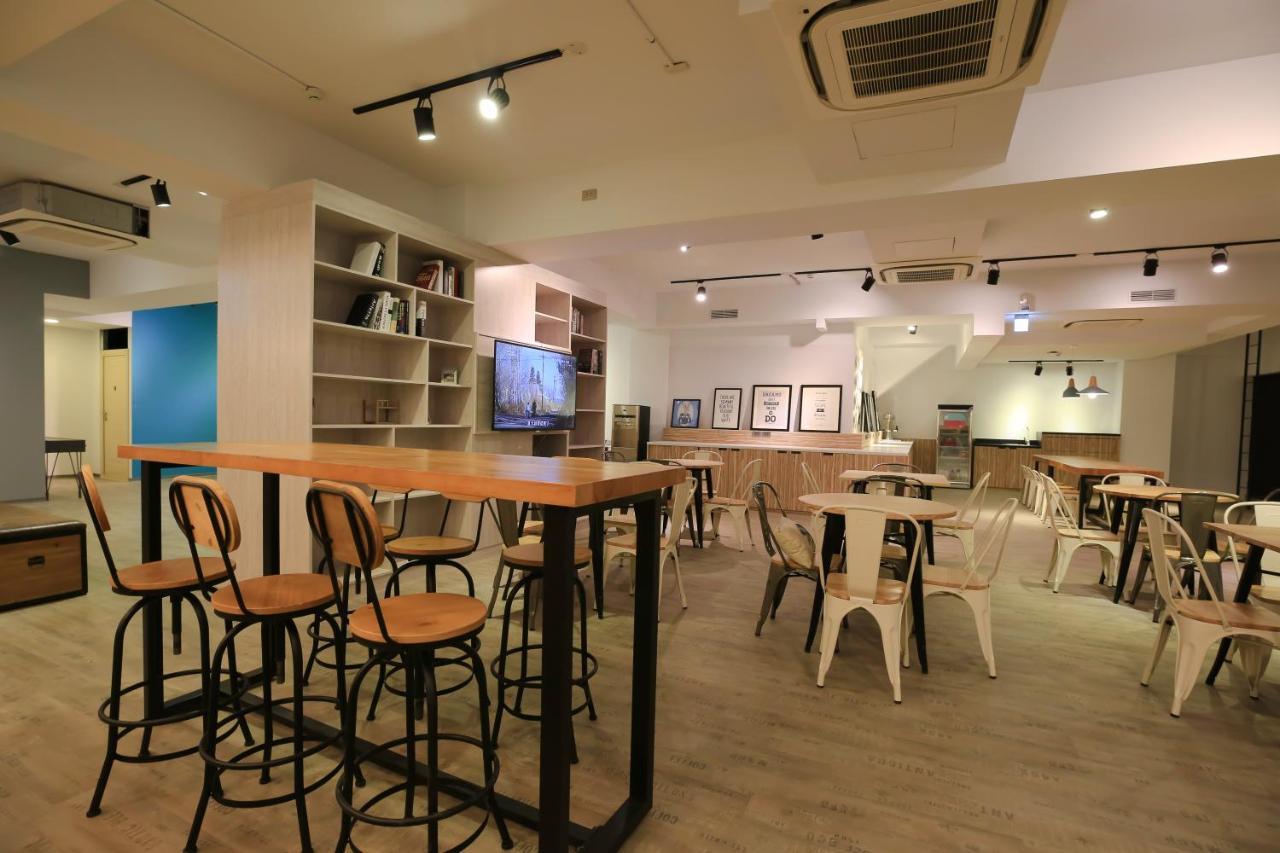 Flyinn Hostel Kaohsiung Dış mekan fotoğraf