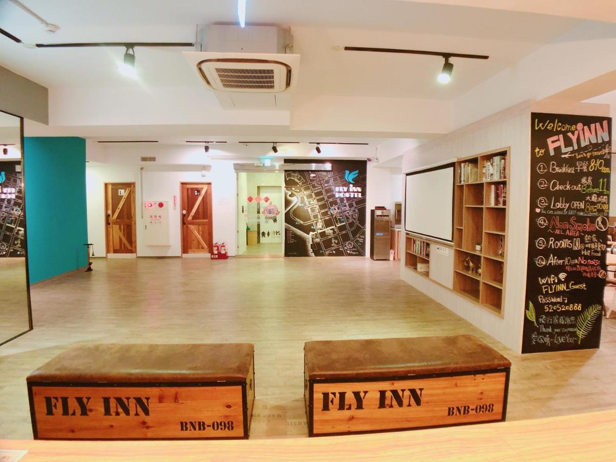 Flyinn Hostel Kaohsiung Dış mekan fotoğraf
