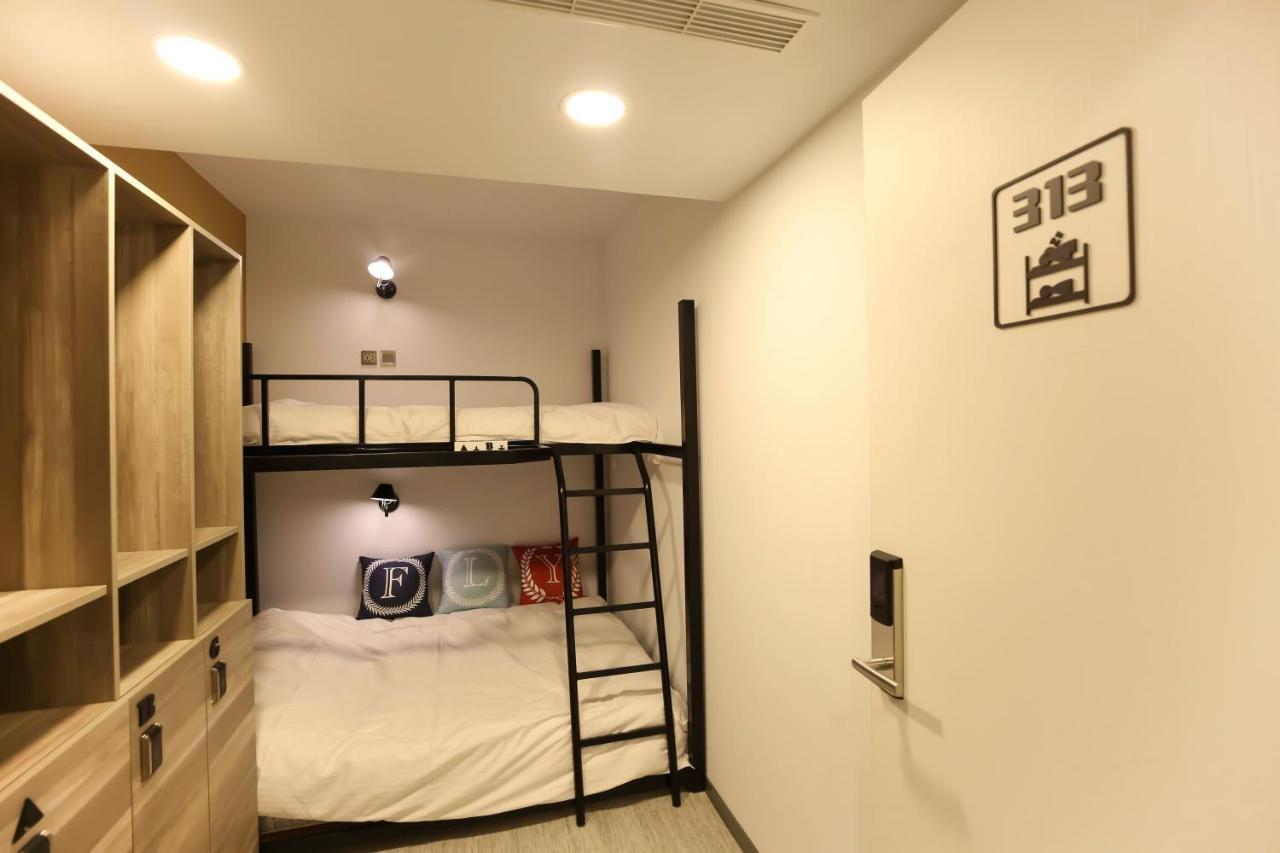 Flyinn Hostel Kaohsiung Dış mekan fotoğraf