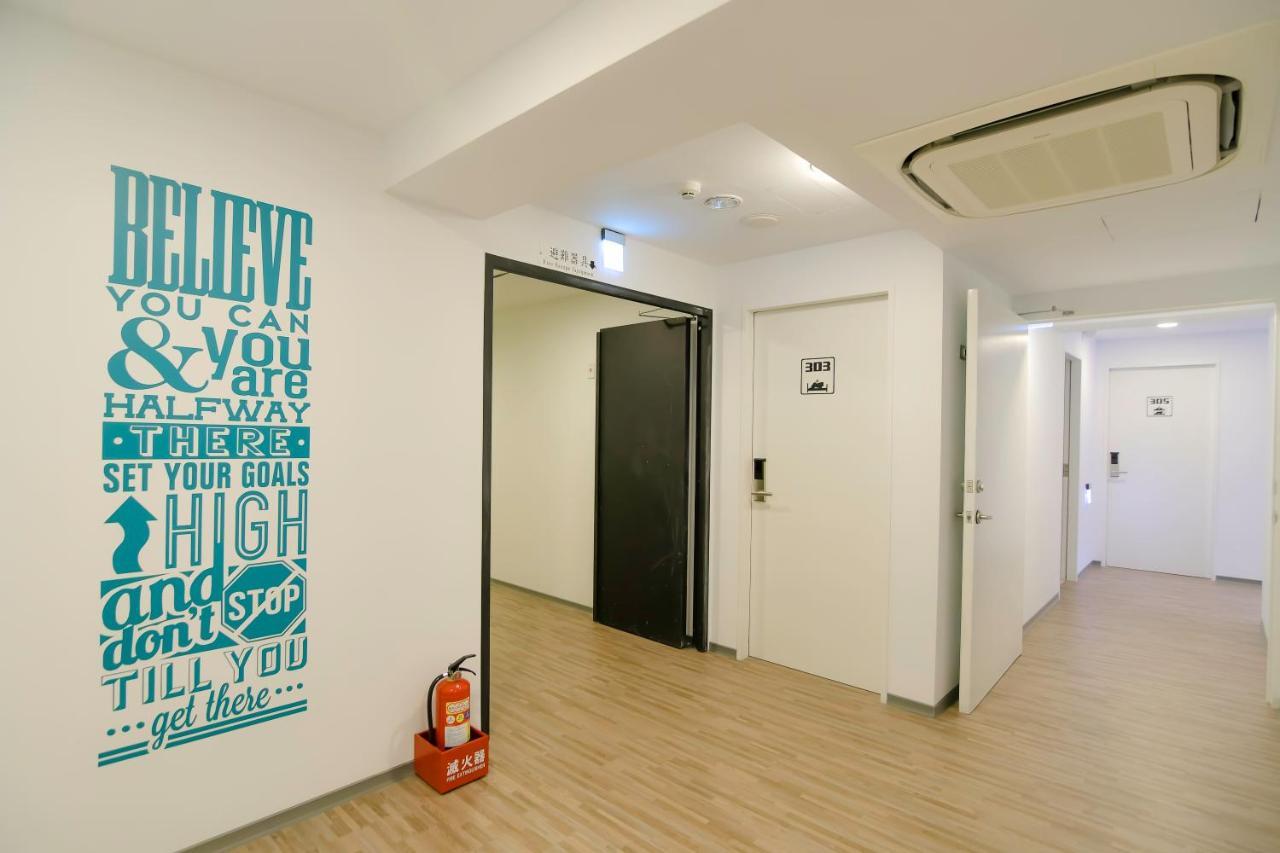 Flyinn Hostel Kaohsiung Dış mekan fotoğraf