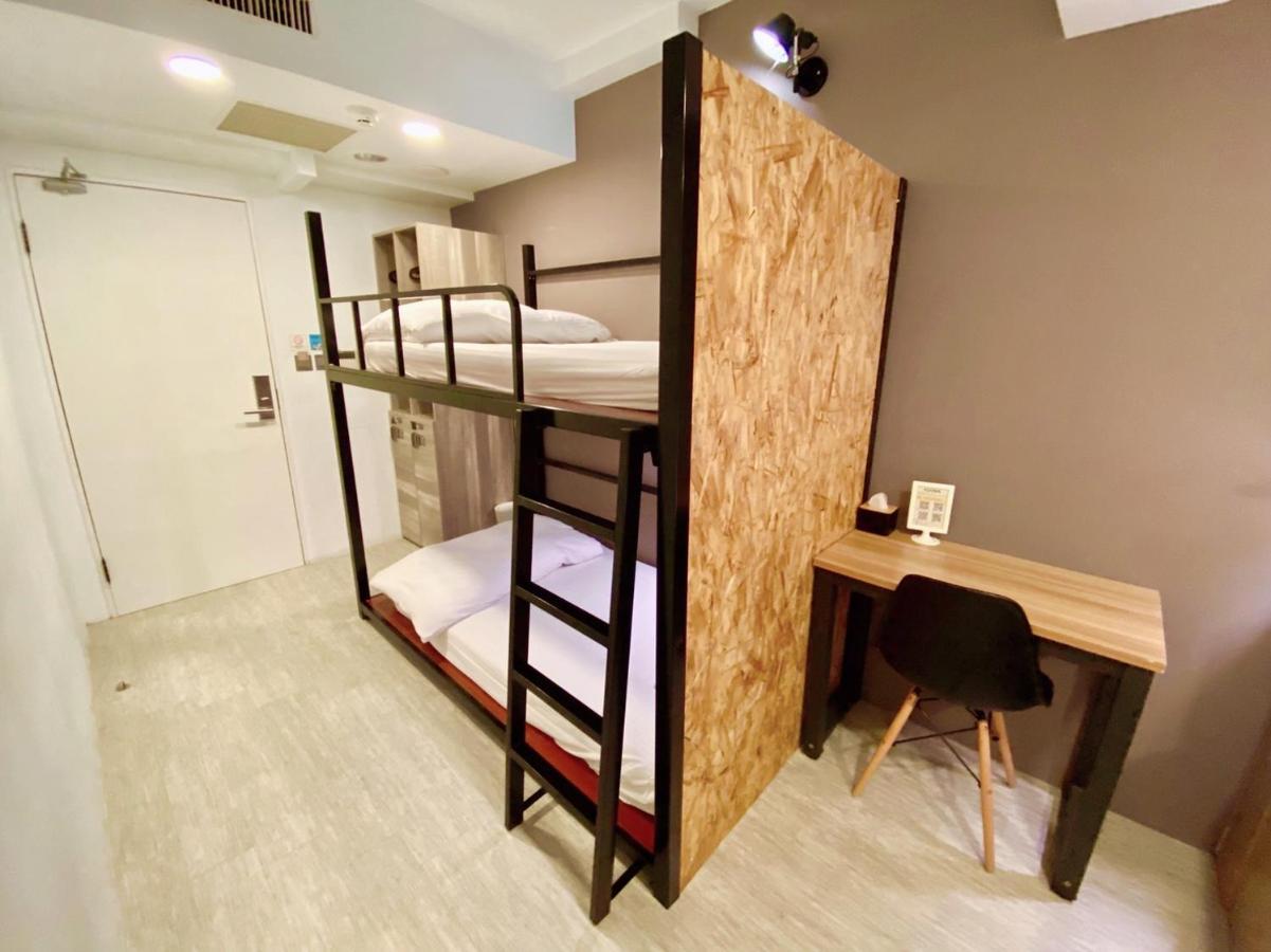 Flyinn Hostel Kaohsiung Dış mekan fotoğraf