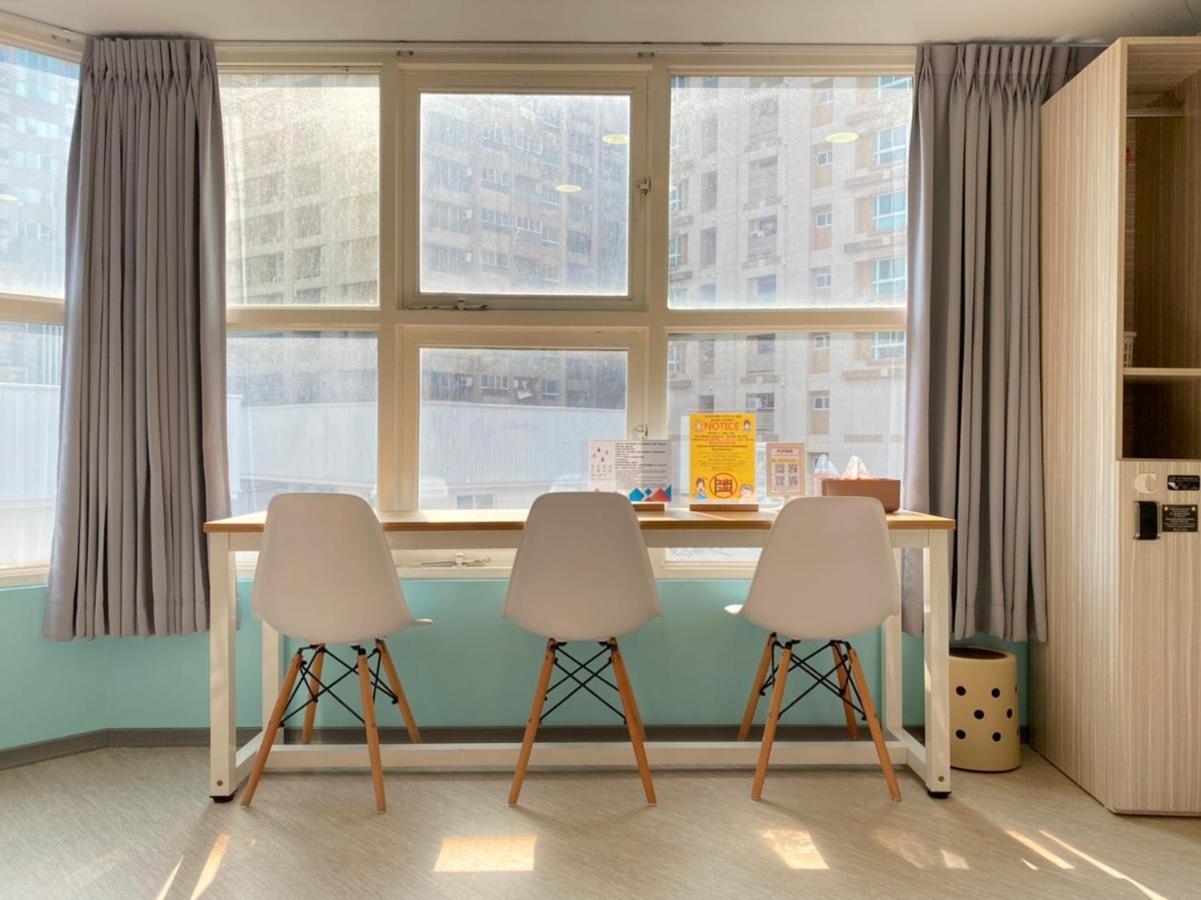 Flyinn Hostel Kaohsiung Dış mekan fotoğraf