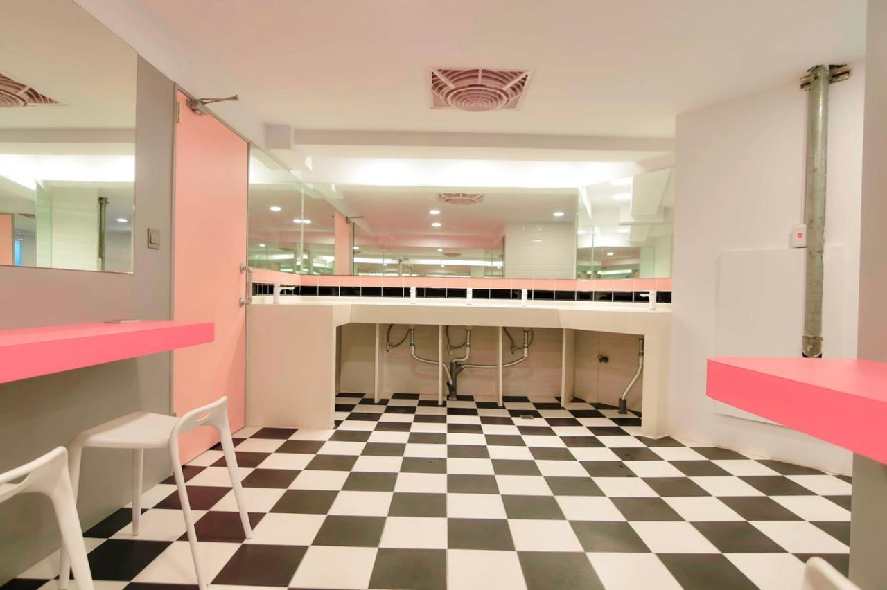 Flyinn Hostel Kaohsiung Dış mekan fotoğraf