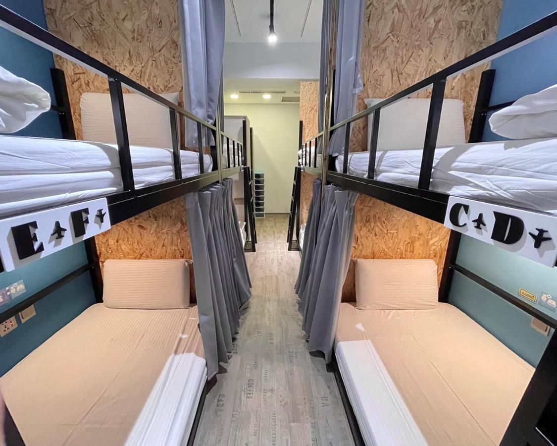 Flyinn Hostel Kaohsiung Dış mekan fotoğraf