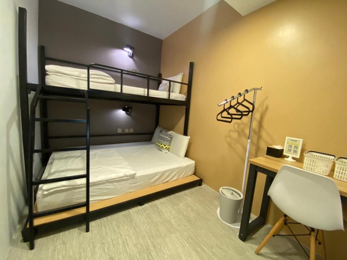 Flyinn Hostel Kaohsiung Dış mekan fotoğraf